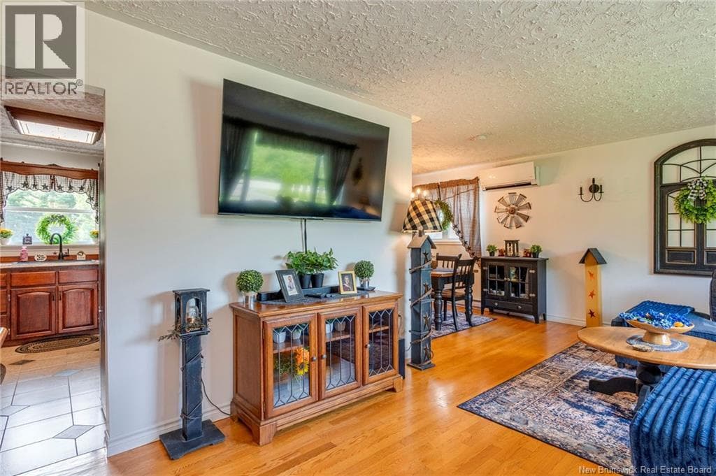 125 Inglewood Drive, photo 3