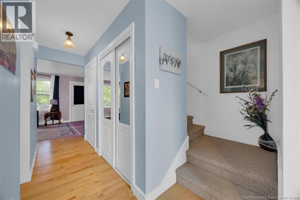 7 Hampton Manor, photo 4