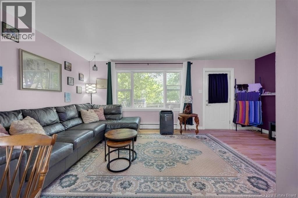 7 Hampton Manor, photo 6