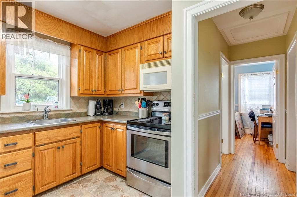 490 Lancaster Avenue, photo 2