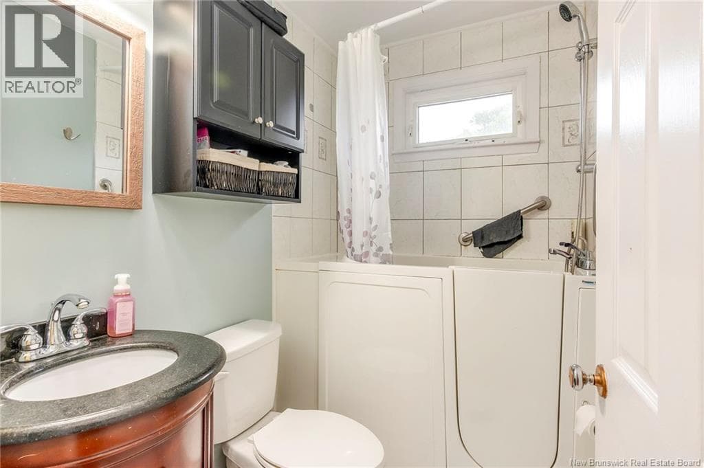 490 Lancaster Avenue, photo 21