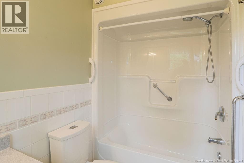 18 Garrison Drive, photo 32