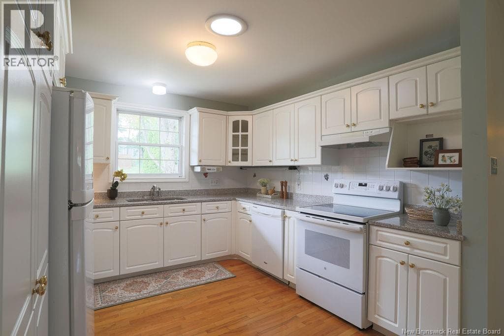 18 Garrison Drive, photo 5