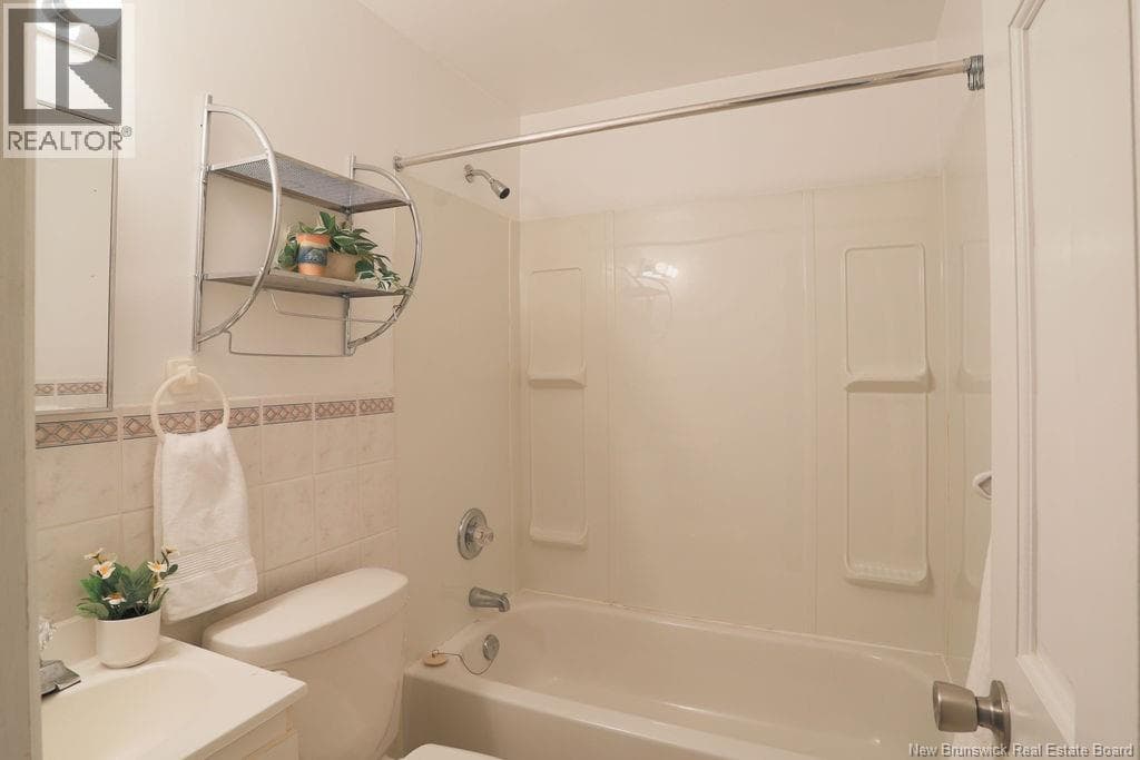 18 Garrison Drive, photo 41