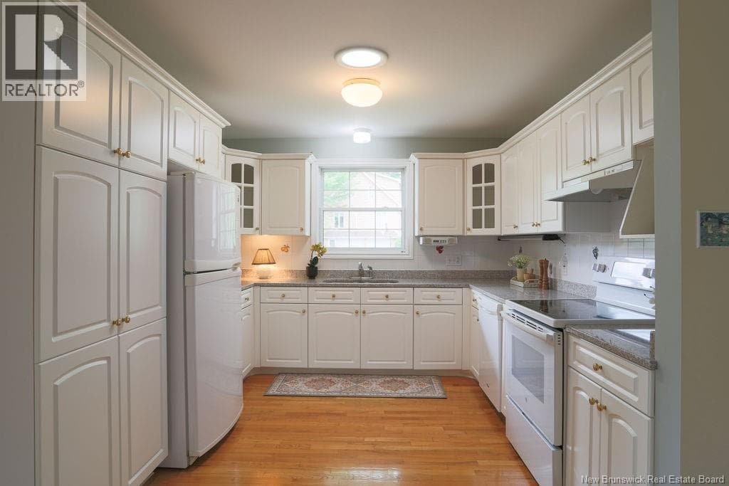 18 Garrison Drive, photo 3