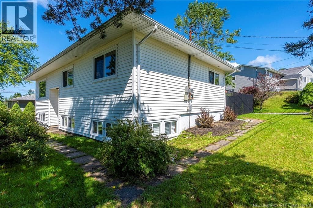 50 Glengarry Drive, photo 44