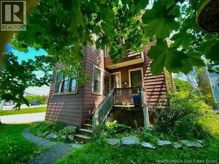 102-104 Lansdowne Avenue