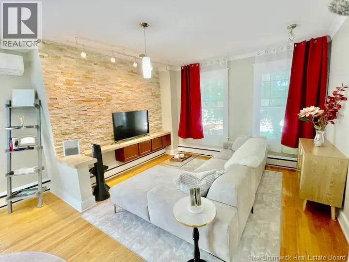 102-104 Lansdowne Avenue, photo 4