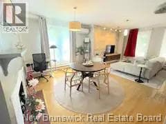 102-104 Lansdowne Avenue, photo 4