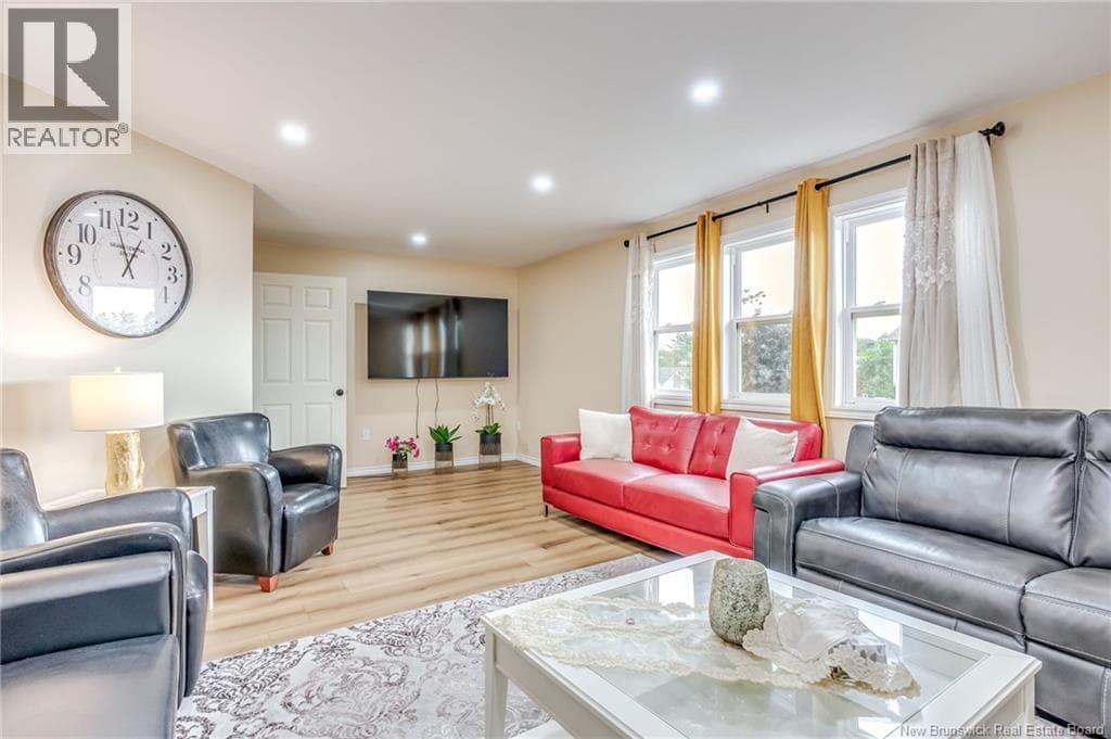 111 Scotiaview Drive, photo 3