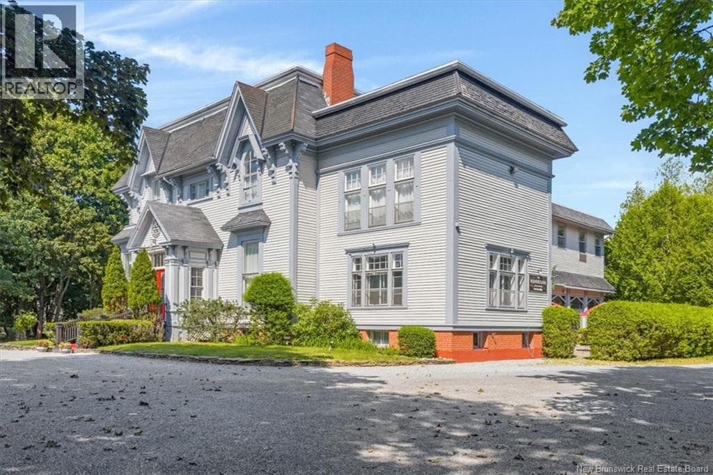 3180 Rothesay Road, photo 2