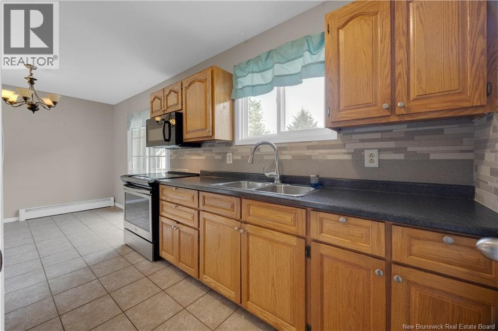 581 Michael Crescent, photo 13