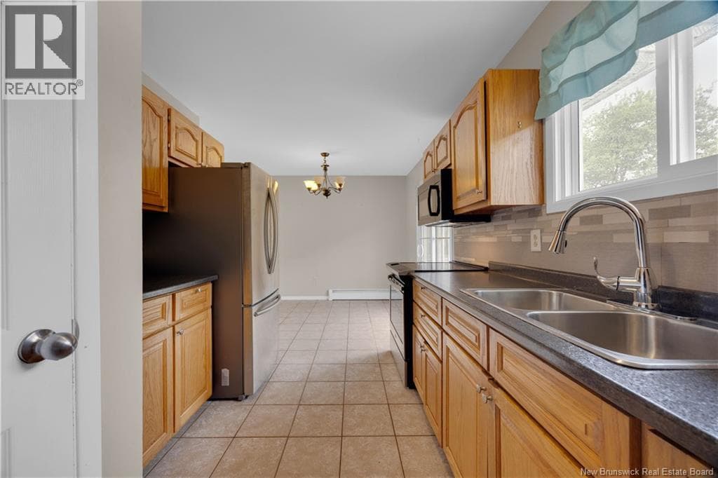 581 Michael Crescent, photo 11