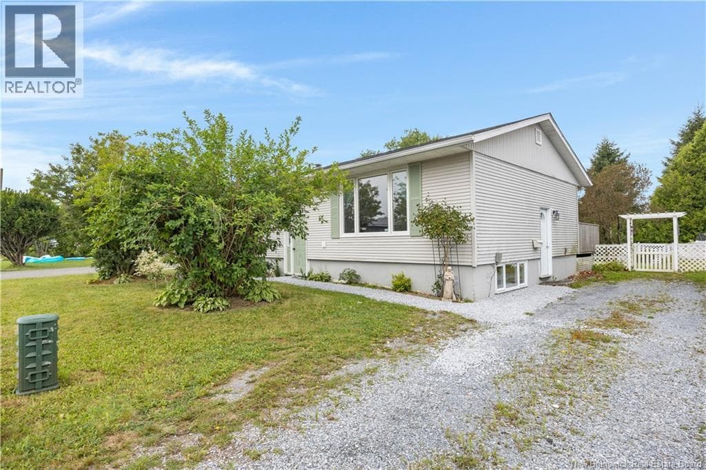 581 Michael Crescent, photo 3