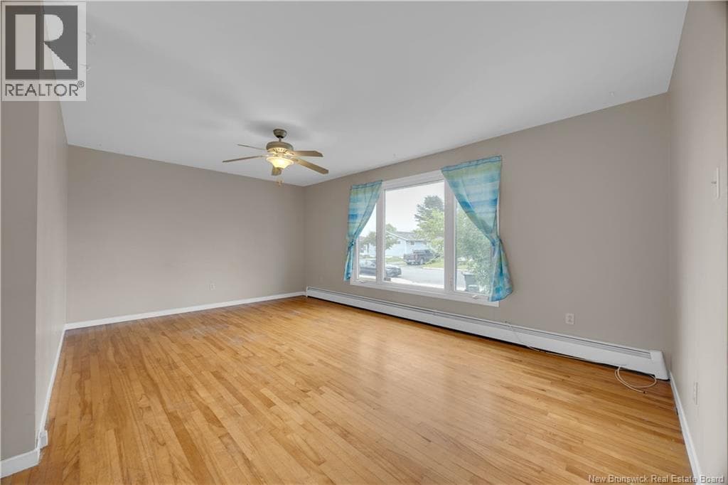 581 Michael Crescent, photo 5
