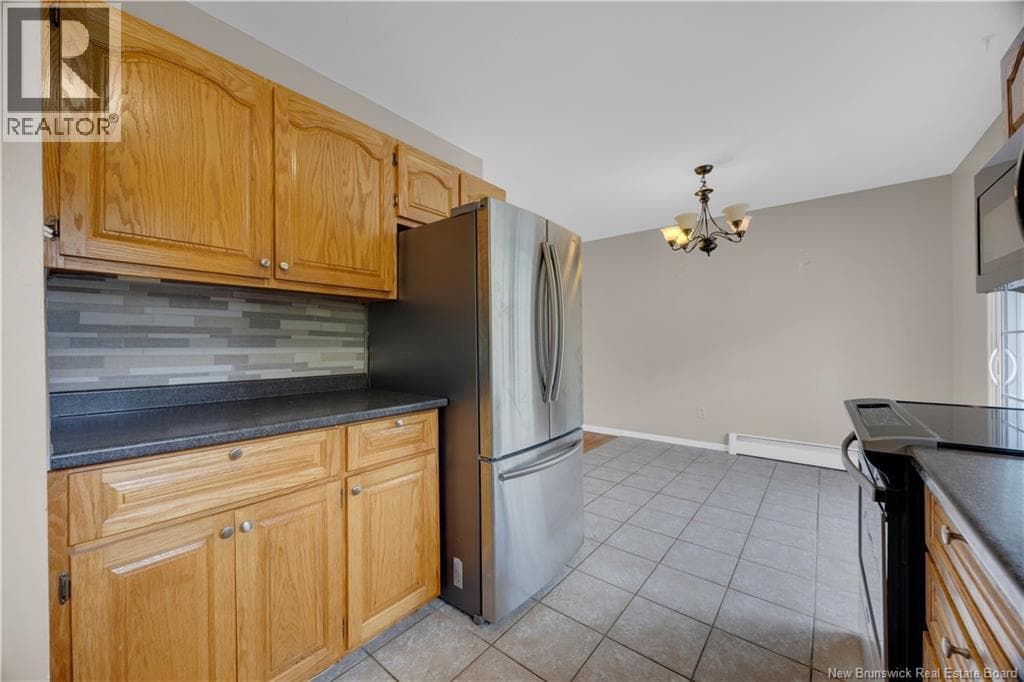 581 Michael Crescent, photo 12
