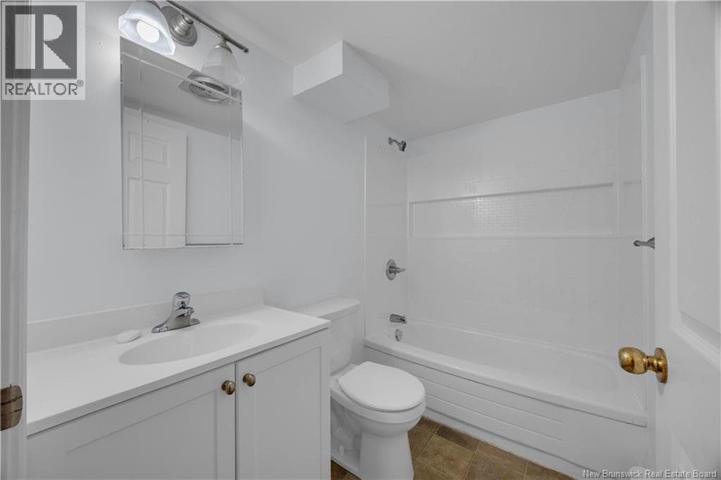 581 Michael Crescent, photo 24