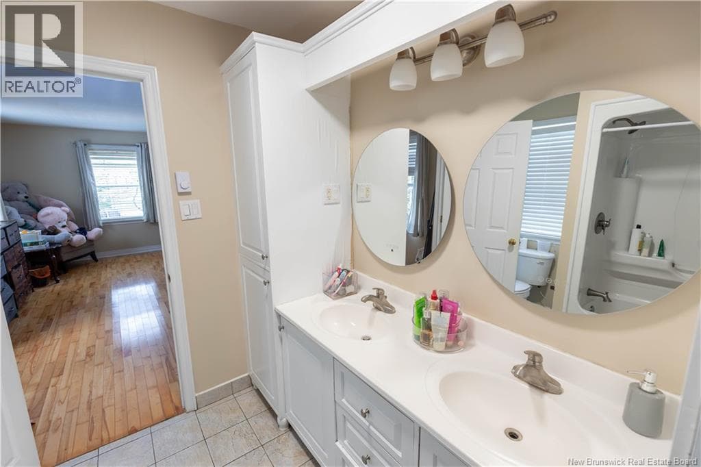 5 Esdale Drive, photo 18