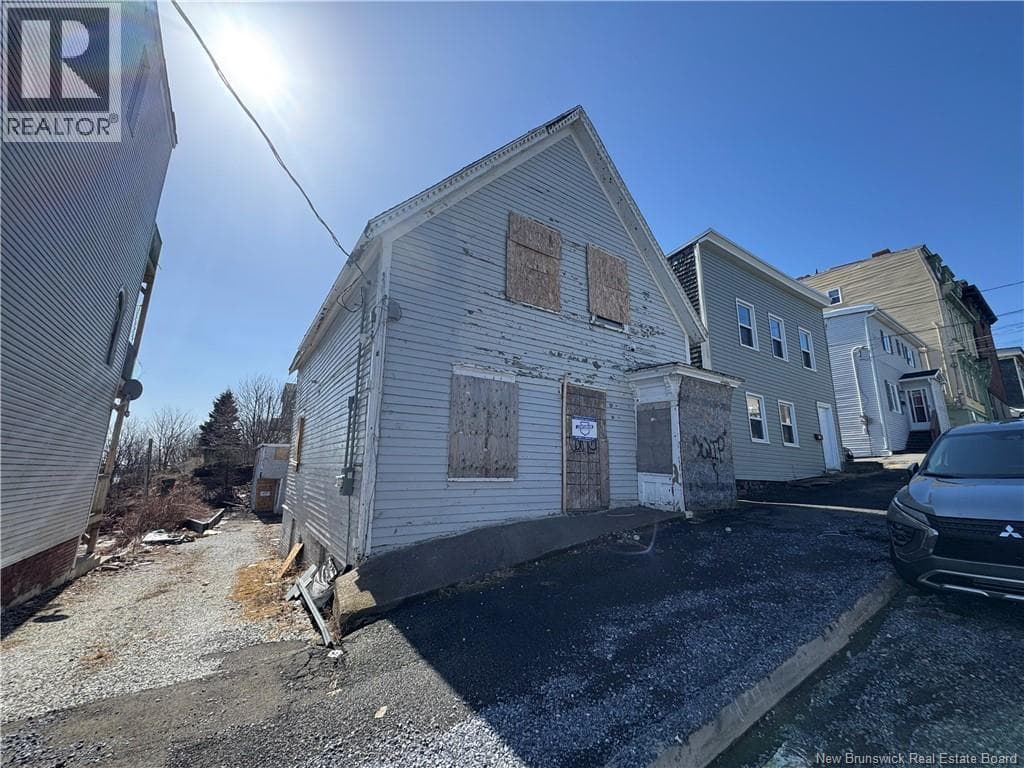 140 Elliott Row, photo 2