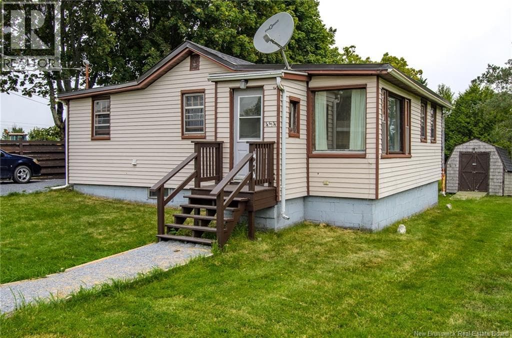 454 Milford Road, photo 2