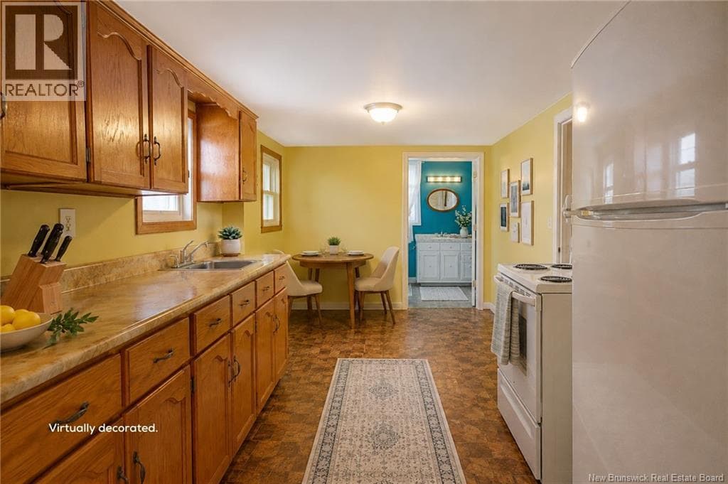 454 Milford Road, photo 4