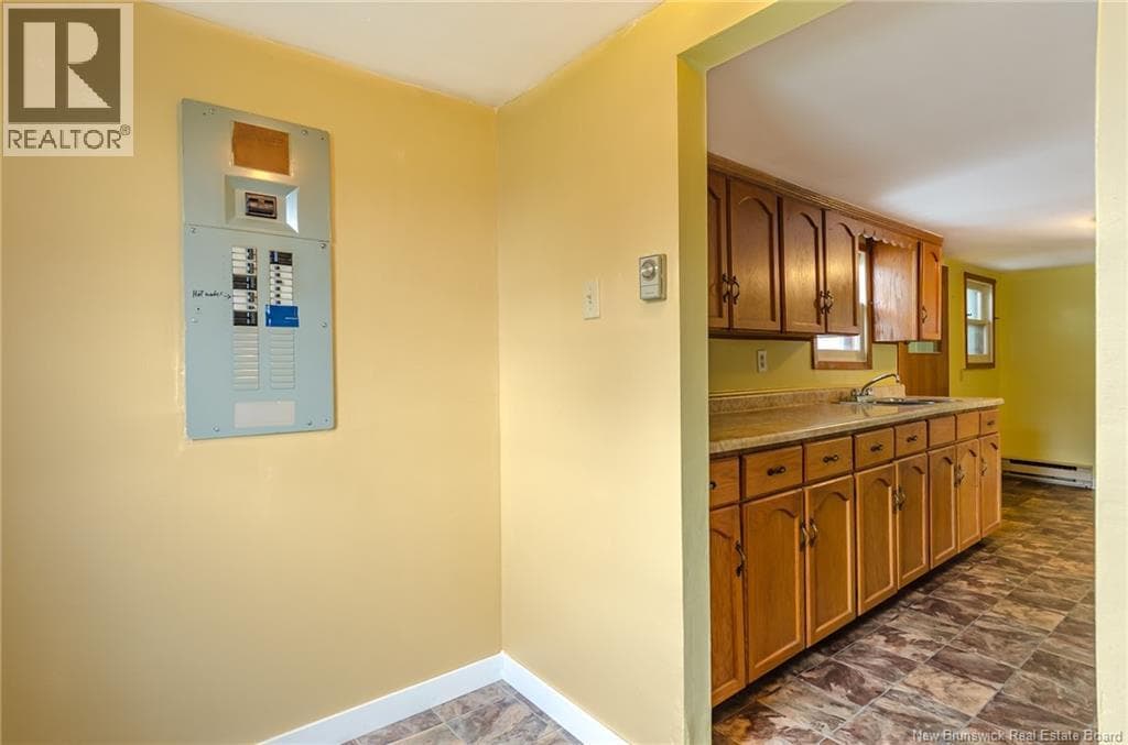 454 Milford Road, photo 12