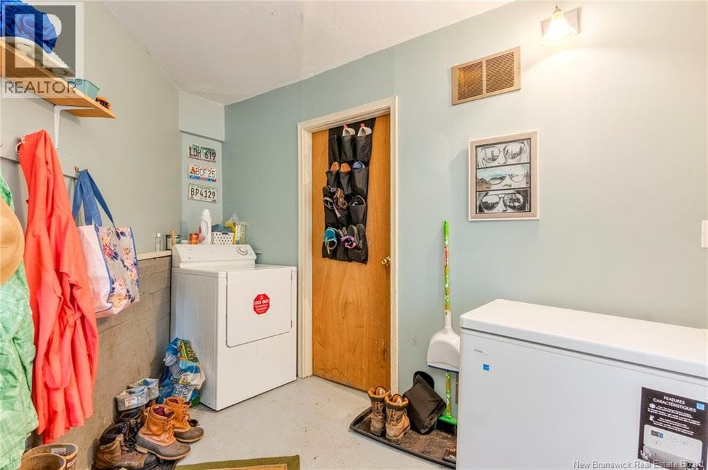 377 Douglas Avenue, photo 10