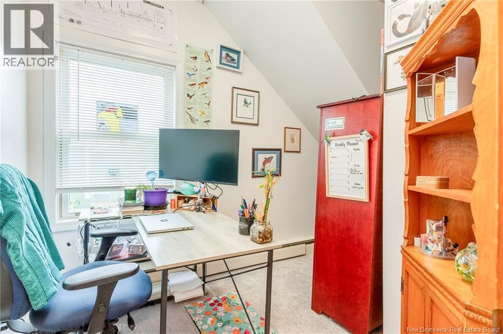377 Douglas Avenue, photo 15