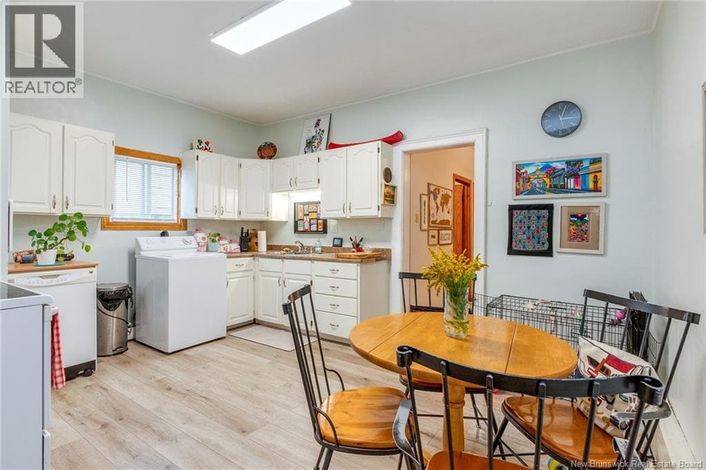 377 Douglas Avenue, photo 2