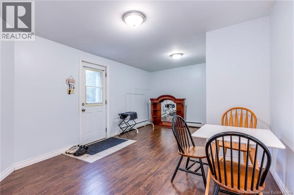 377 Douglas Avenue, photo 22