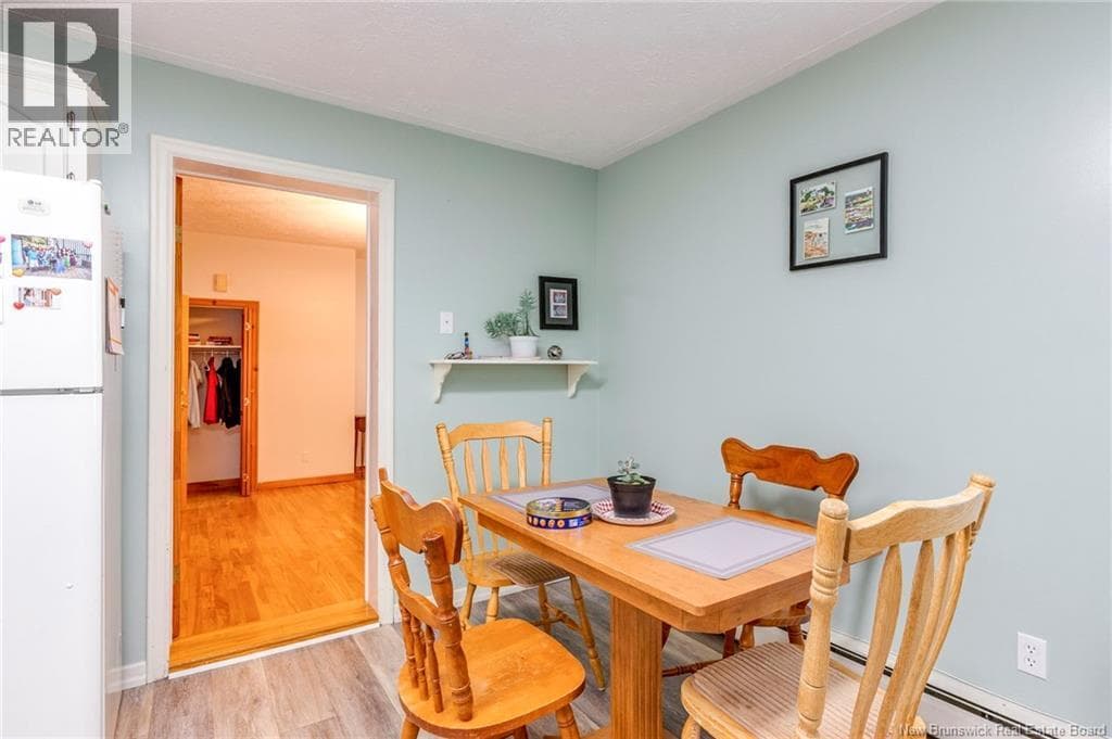 377 Douglas Avenue, photo 28