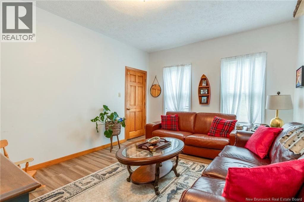 377 Douglas Avenue, photo 3
