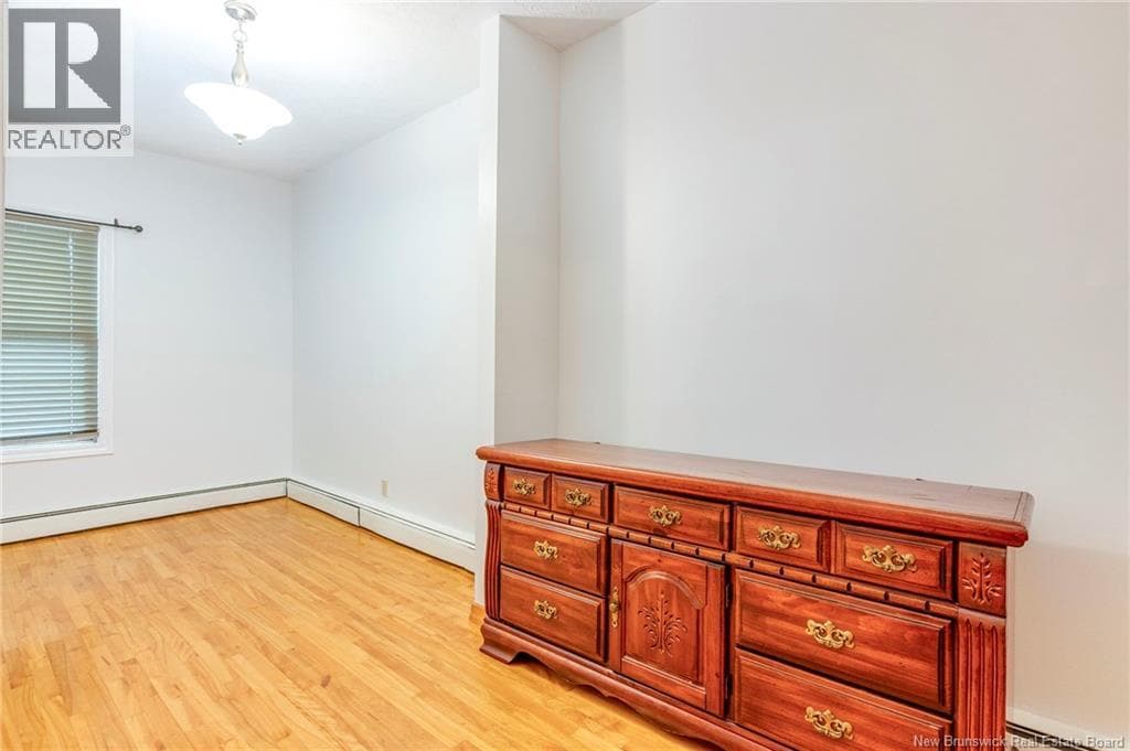 377 Douglas Avenue, photo 34
