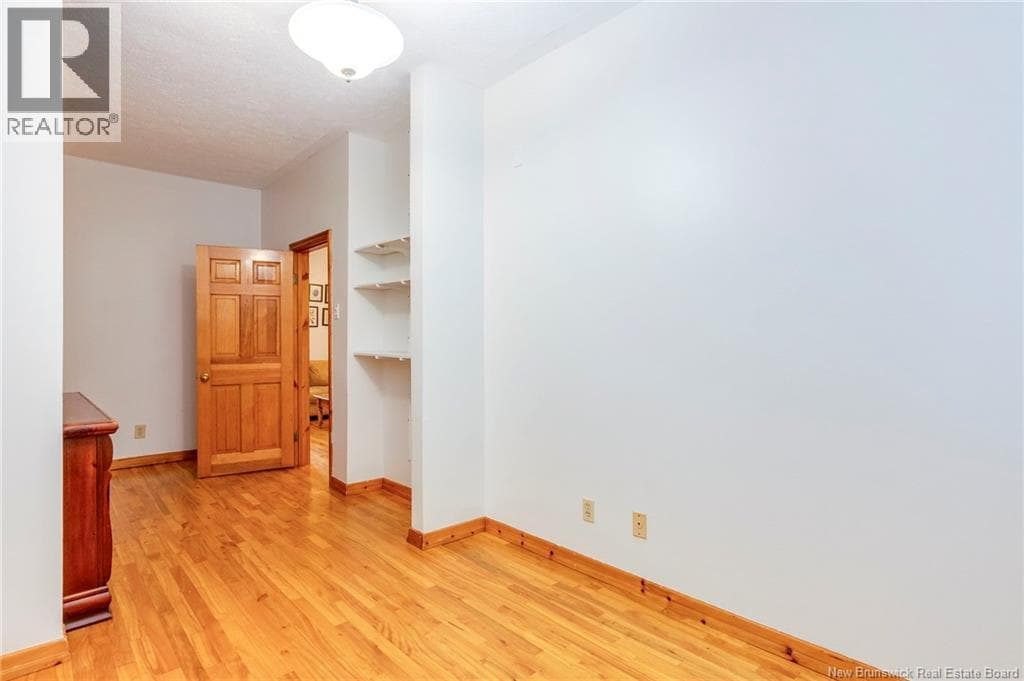377 Douglas Avenue, photo 36