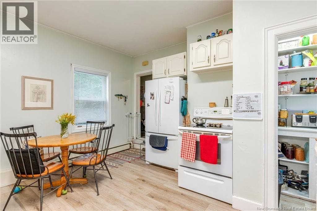 377 Douglas Avenue, photo 6