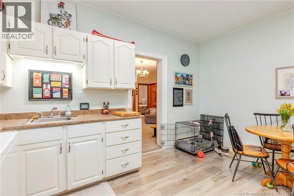 377 Douglas Avenue, photo 9