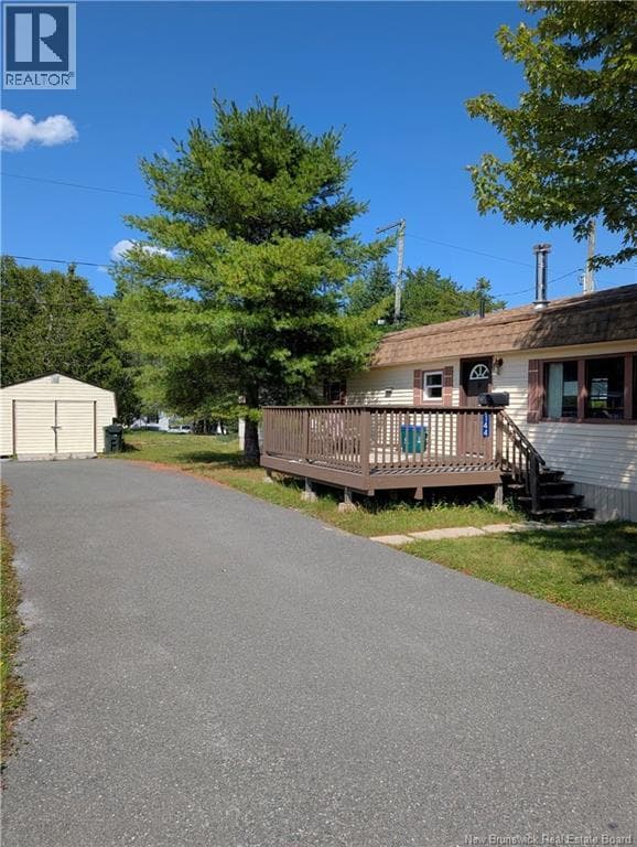 144 Conifer Crescent, photo 2