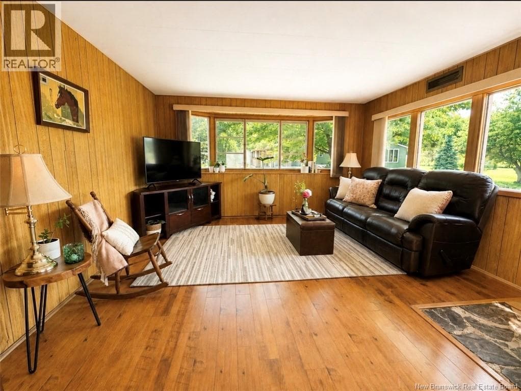 144 Conifer Crescent, photo 4