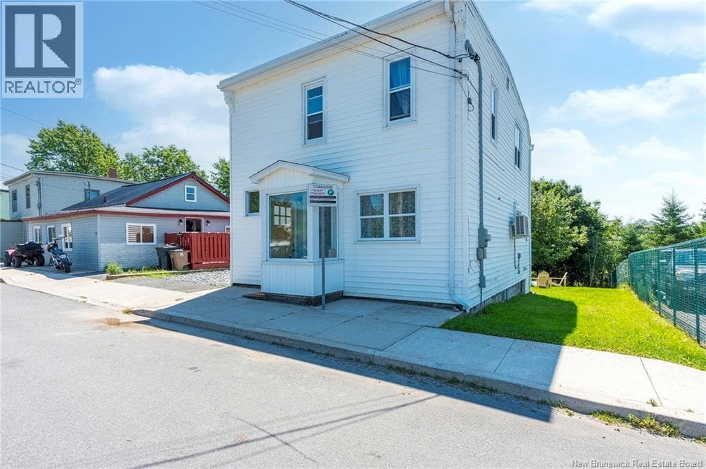 182 Visart Street, photo 3