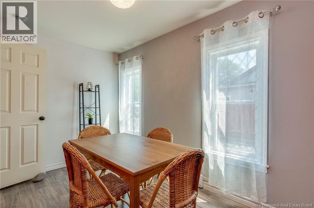 182 Visart Street, photo 8