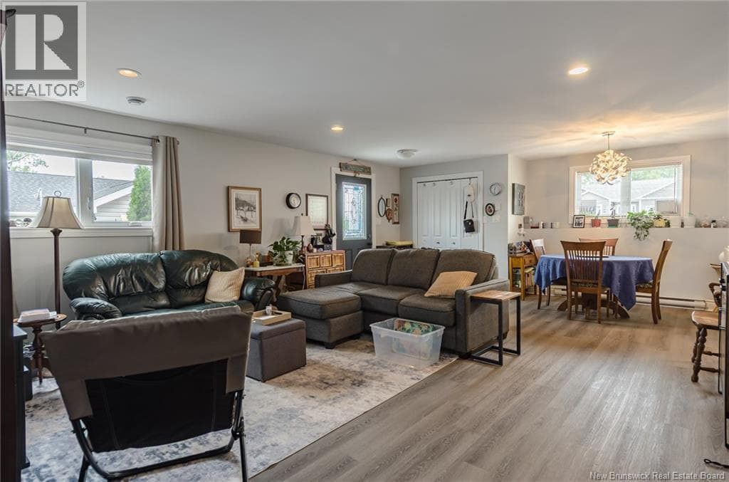 27 Runnymede Drive, photo 35