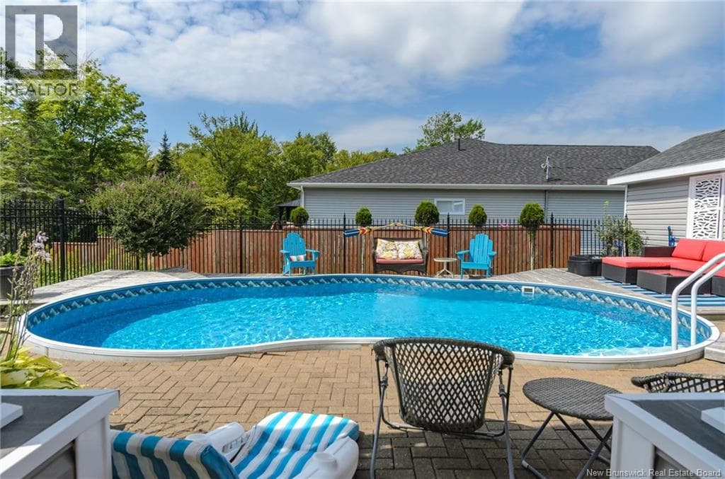 27 Runnymede Drive, photo 41