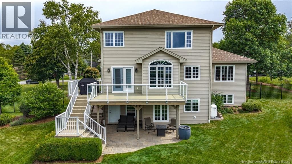 8 Aaron Avenue