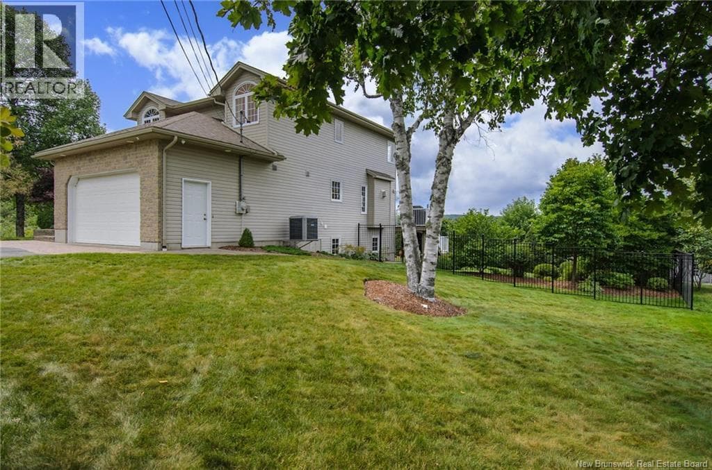 8 Aaron Avenue, photo 6