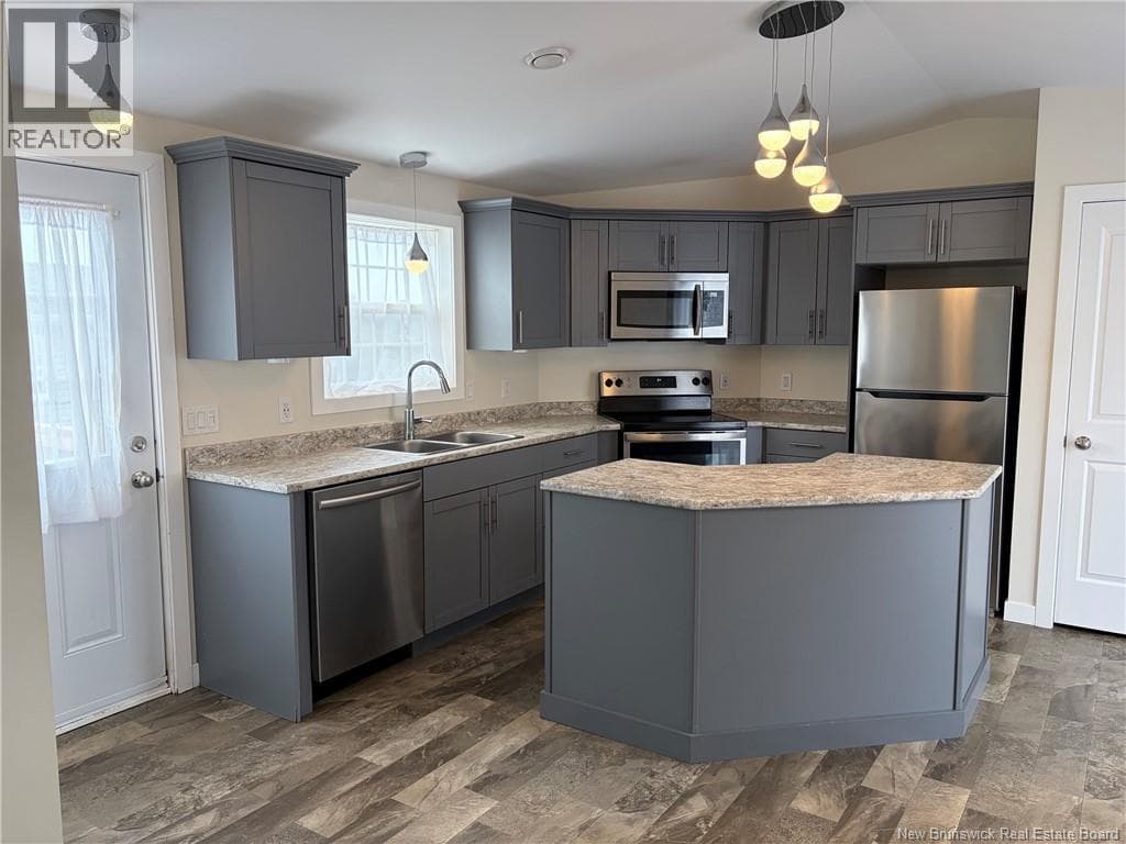 89 Glenview Drive, photo 3