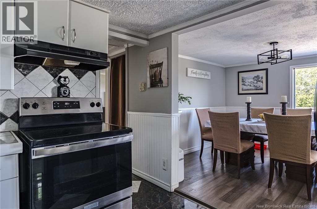 225 Woolastook Drive, photo 6