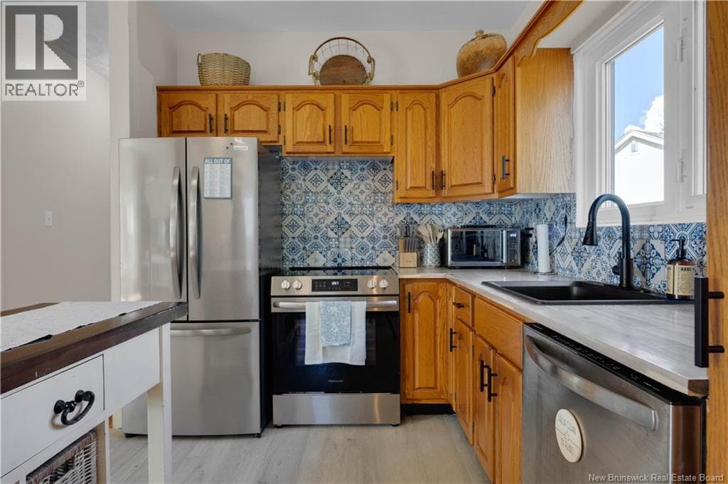 96 Woodward Avenue, photo 12