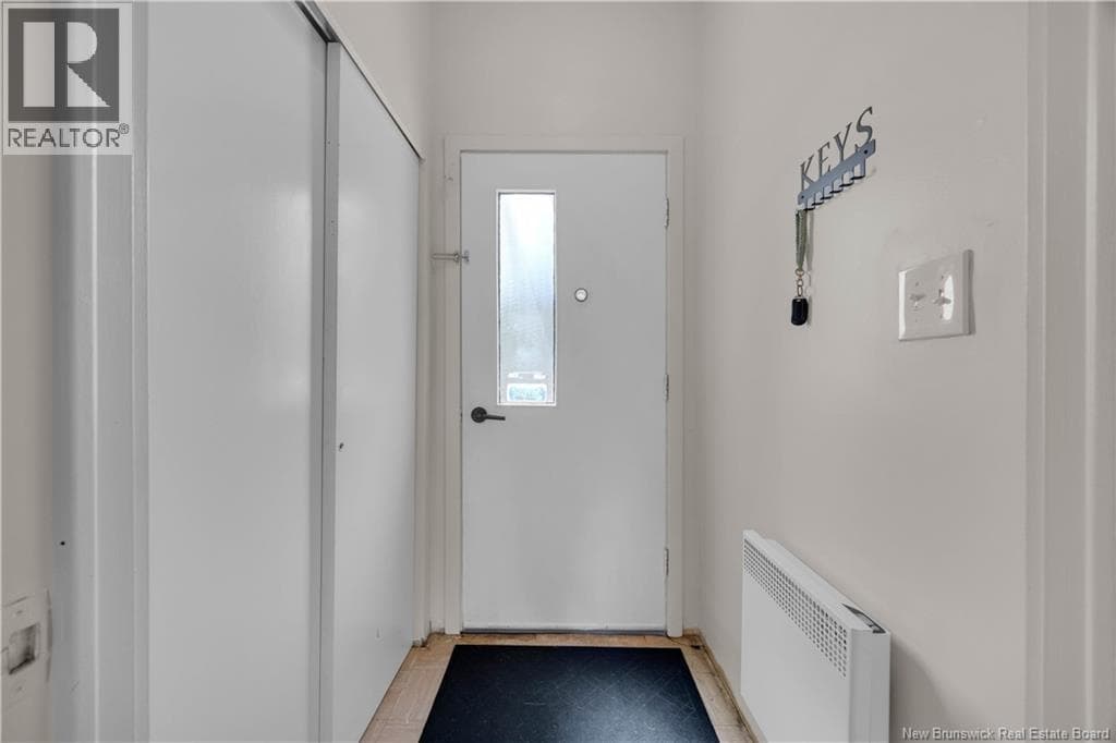 96 Woodward Avenue, photo 3