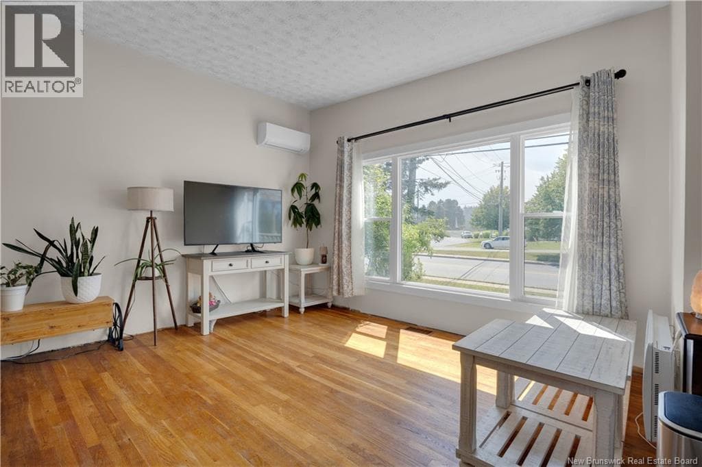 96 Woodward Avenue, photo 4