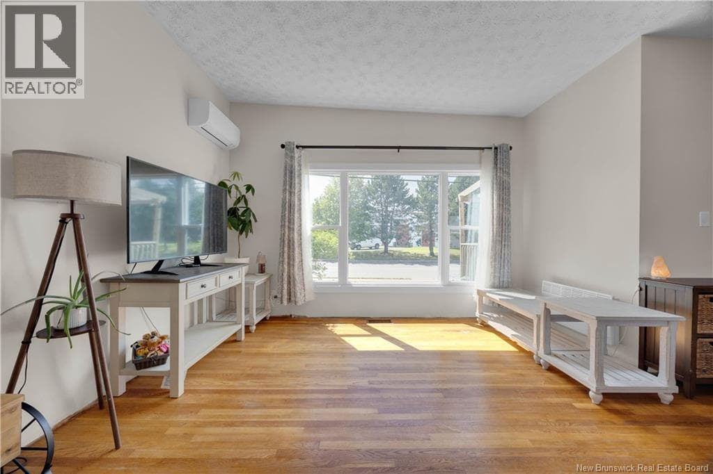 96 Woodward Avenue, photo 5